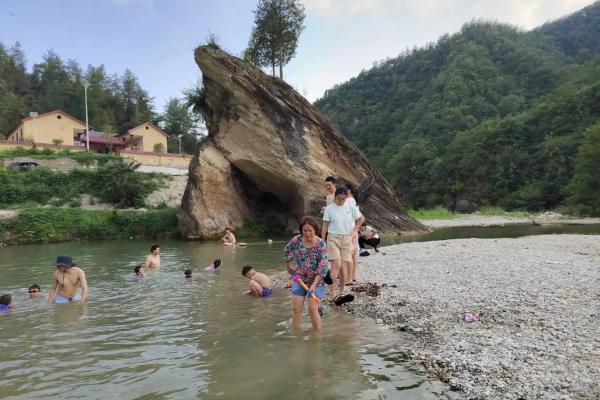 游山玩水得佳人正确生肖 游山玩水打一生肖最佳答案