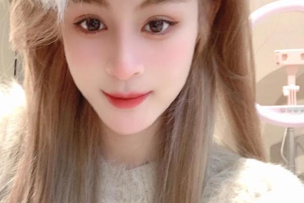 2026年1月生肖狗水瓶座理发发型设计吉日：发型风格与吉日