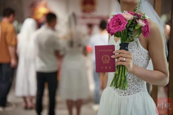 2025领结婚证的好日子 2025年结婚登记吉日查询