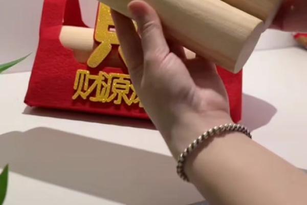 乔迁柴一般要多长一根 乔迁柴一般要多长一根