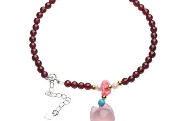 2026年旺桃花首饰指南：戴这个姻缘更旺