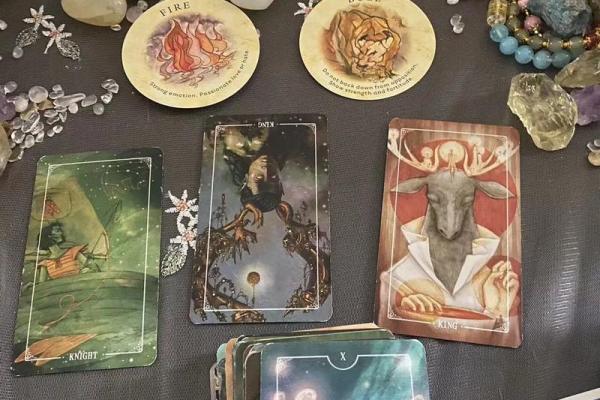 塔罗占卜｜春节朋友介绍的异性靠谱吗