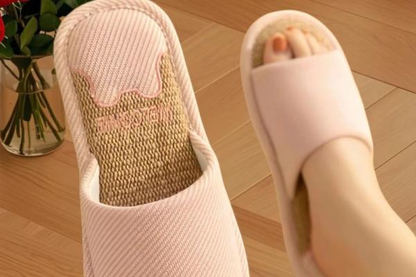 2026年搞钱拖鞋指南：穿这个款式脚踏实地