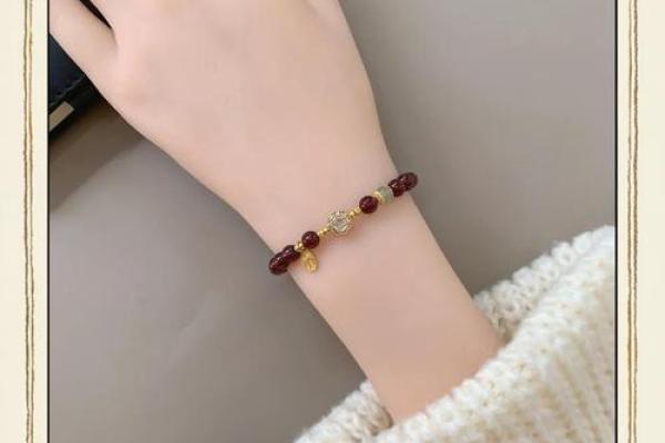 害太岁职场穿搭：2026年属猴人幸运色系