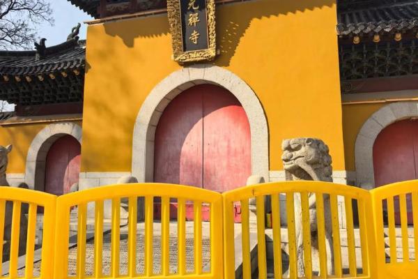 2025年12月去寺庙祈福的好日子查询，哪天最吉利适合许愿？