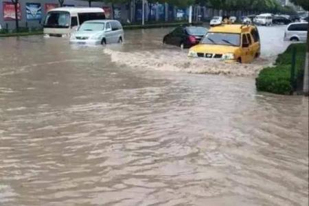 梦见下雨涨大水
