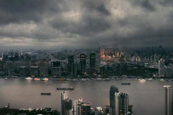 梦见阴天下雨是什么征兆