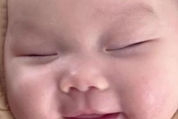 怀孕梦到自己生了个女儿