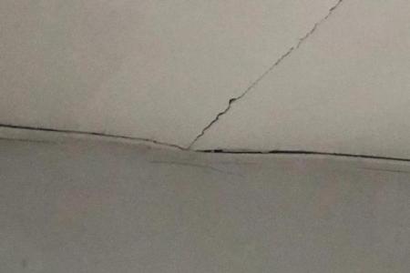 梦见房顶塌了个大窟窿