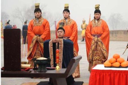 为什么寒衣节要烧纸钱 烧寒衣烧几套有讲究吗