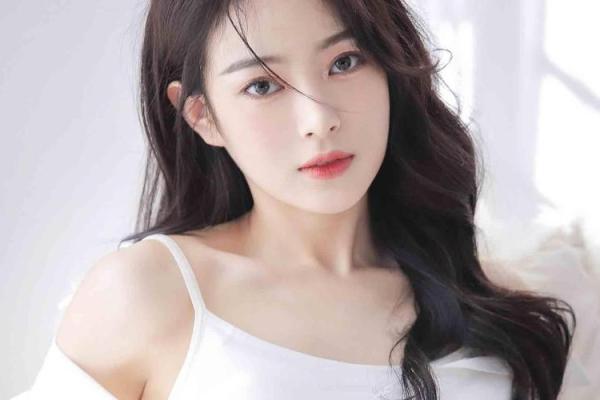 社交很厉害的三生肖女