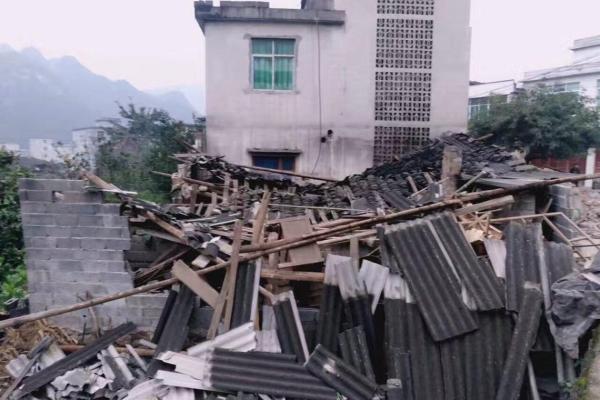 做梦梦见地震房子倒塌人没事